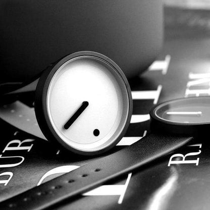 Montre minimaliste en acier inoxydable