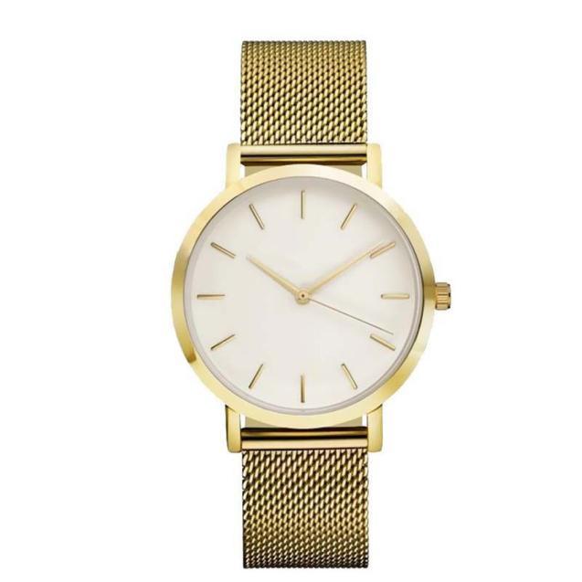 Montre minimaliste en métal