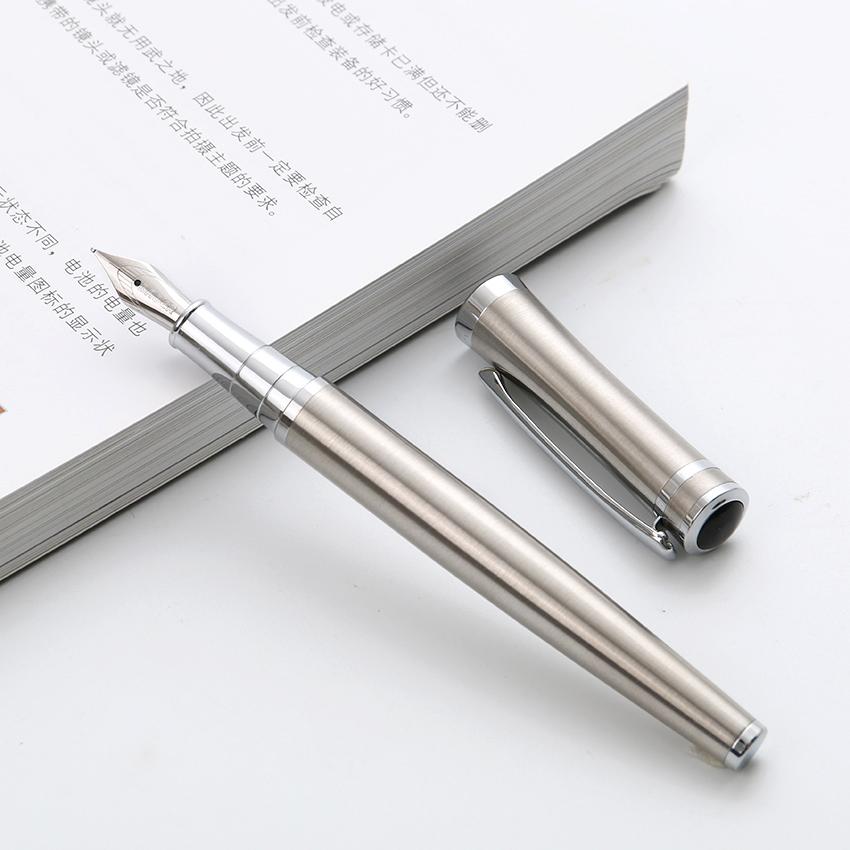 Stylo plume entièrement en métal