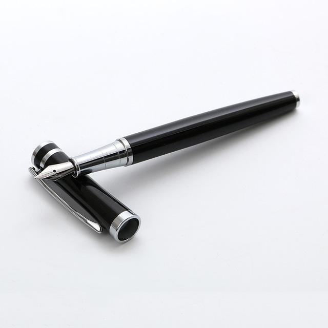 Stylo plume entièrement en métal