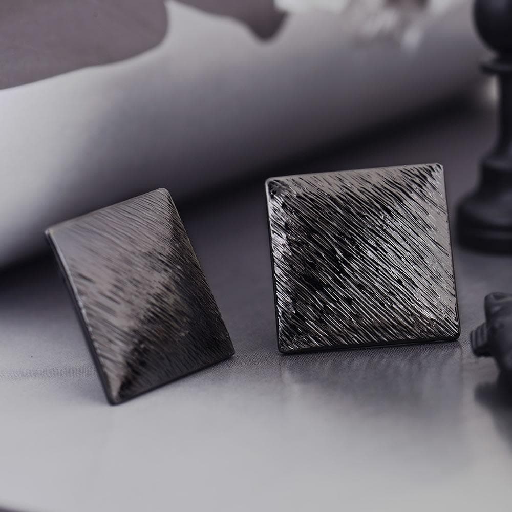 Boucles d'oreilles à tige carrées couleur pistolet