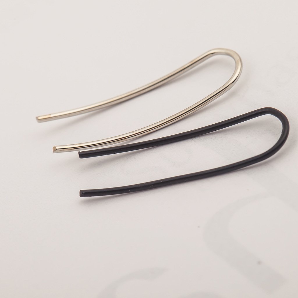 Boucle d'oreille minimaliste à barre linéaire