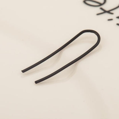 Boucle d'oreille minimaliste à barre linéaire