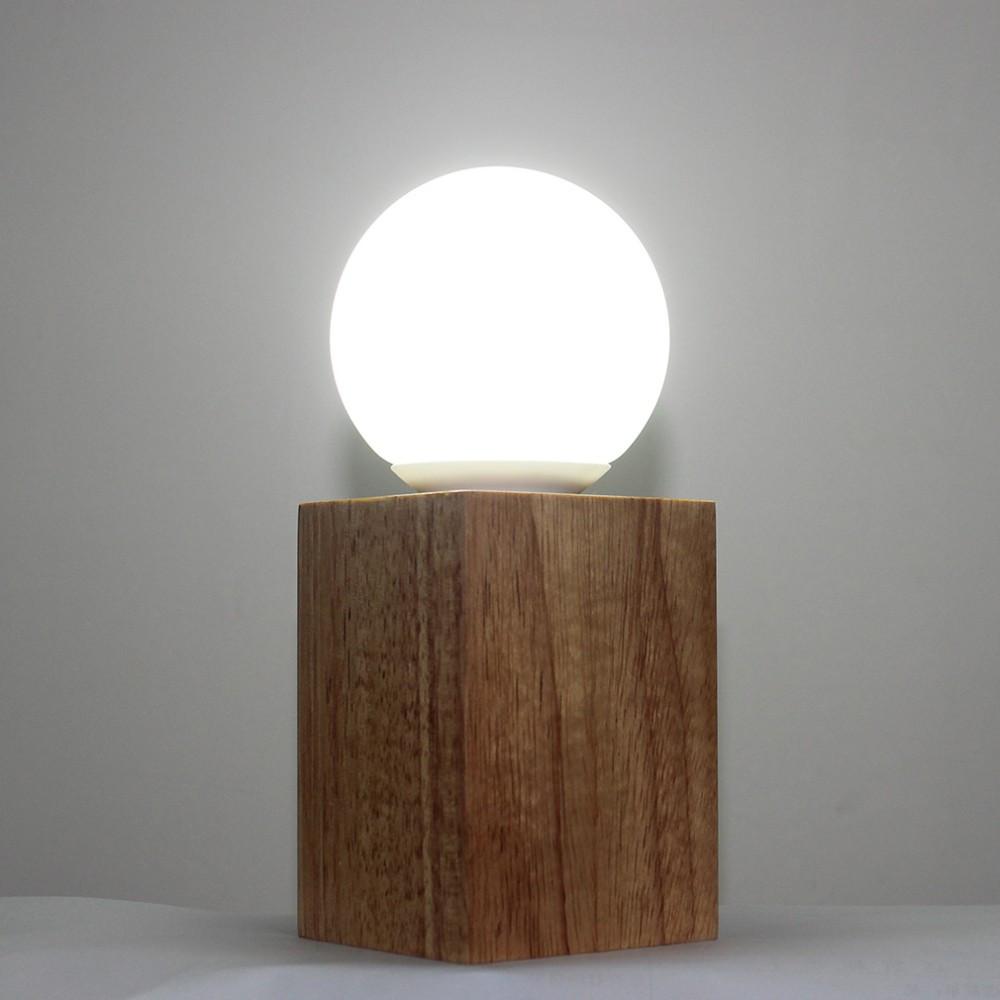 Lampe de table moderne en bois à intensité variable