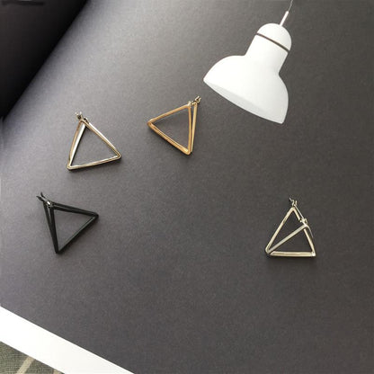 Boucles d'oreilles pyramidales géométriques