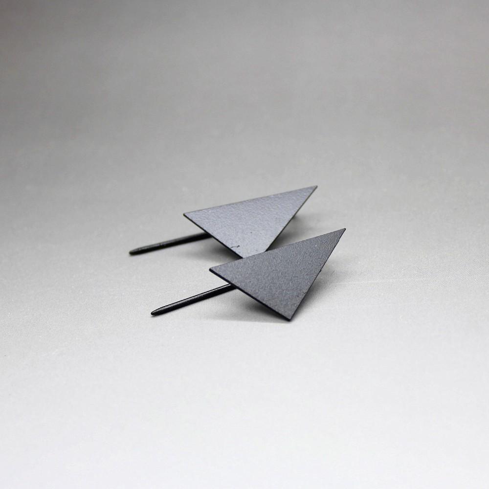 Boucles d'oreilles à tige triangulaires géométriques simples