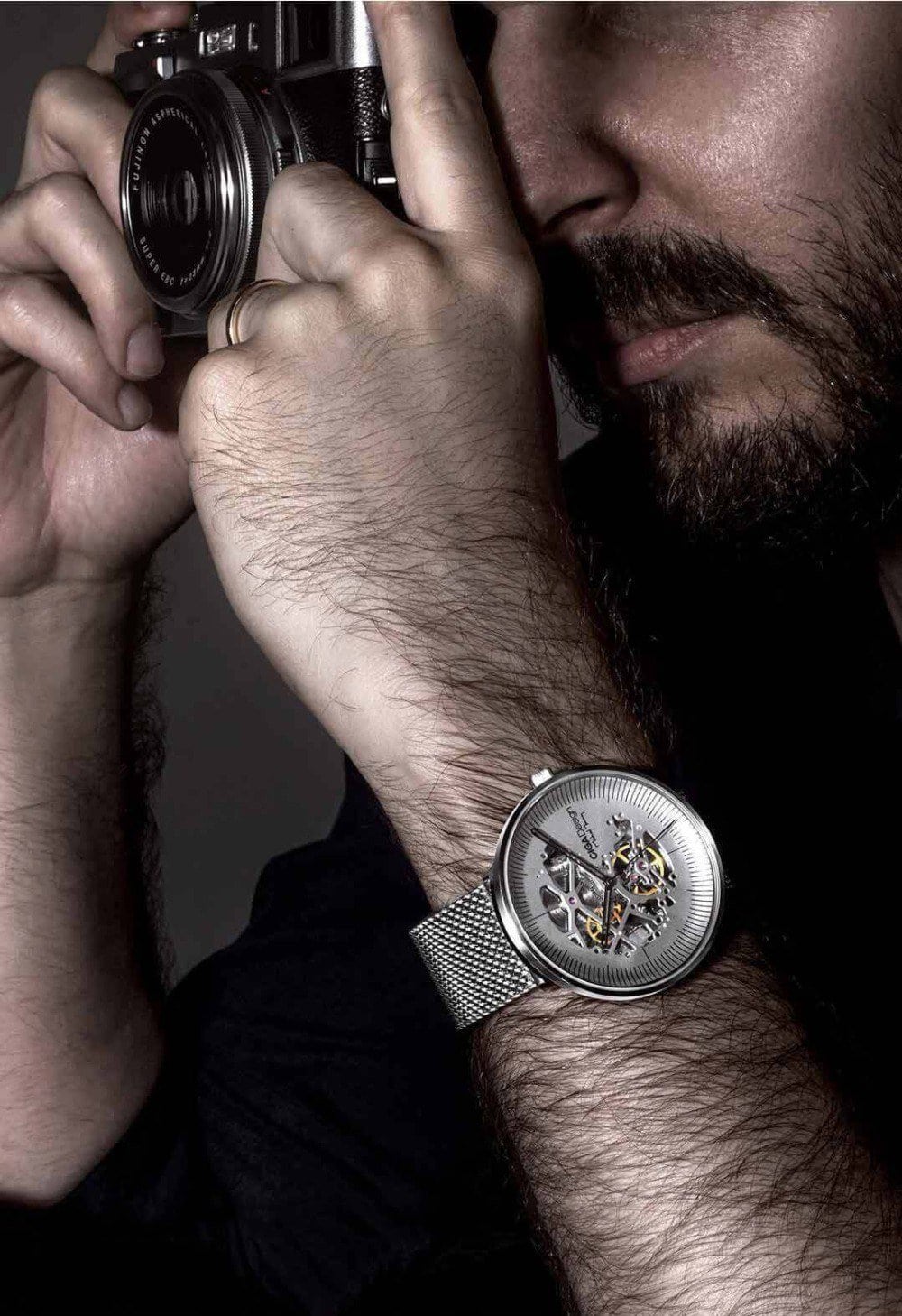 Montre mécanique minimaliste creuse iF Design Gold Award