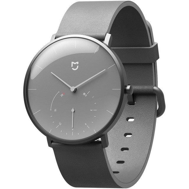 The Dubai- Minimalist Smart Watch with Pedometer, Automatic Time Calibration, and Vibration Reminder