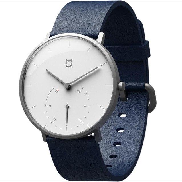 The Dubai- Minimalist Smart Watch with Pedometer, Automatic Time Calibration, and Vibration Reminder