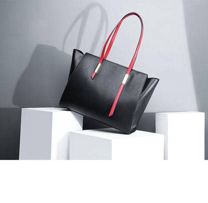 Sac à main et sac à bandoulière asymétrique moderne en cuir véritable