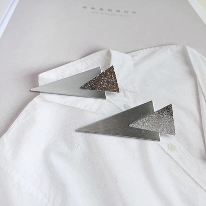 Boucles d'oreilles géométriques à double triangle solide