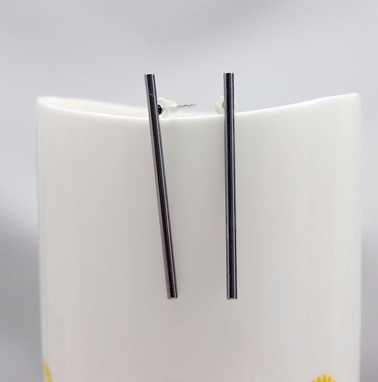 Boucles d'oreilles à tige minimalistes en cuivre moulé