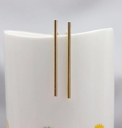 Boucles d'oreilles à tige minimalistes en cuivre moulé