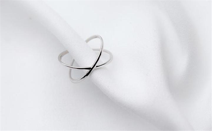 Bague minimaliste ouverte en argent sterling 925