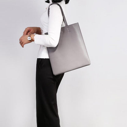 Sac fourre-tout en cuir minimaliste et simple