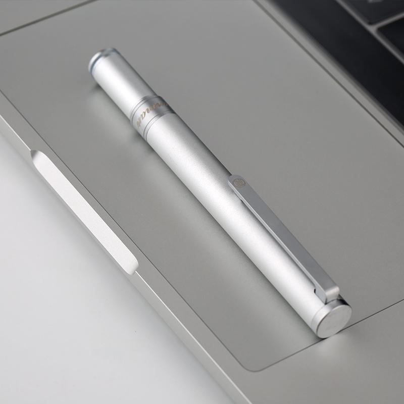 Stylo plume moderne minimaliste en aluminium