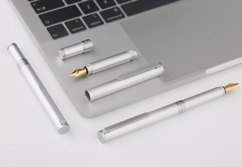 Stylo plume moderne minimaliste en aluminium