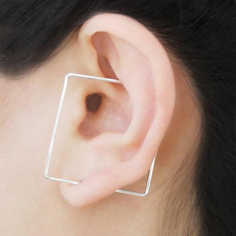 Boucle d'oreille carrée incomplète faite à la main