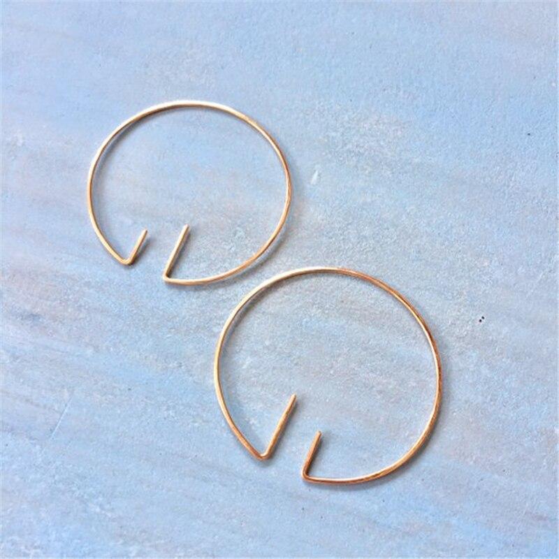 Boucles d'oreilles créoles minimalistes faites à la main