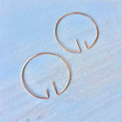 Boucles d'oreilles créoles minimalistes faites à la main
