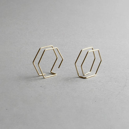 Boucles d'oreilles minimalistes à double hexagone faites à la main
